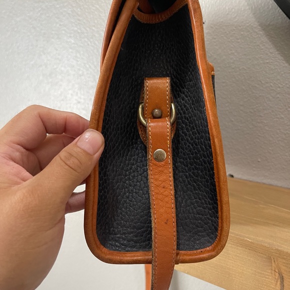 Vintage Dooney & Bourne Essex Pebbled Leather Crossbody - Picture 11 of 17